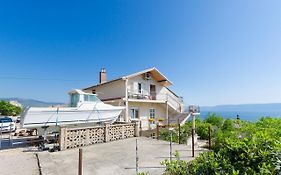 Apartments And Room Drazen