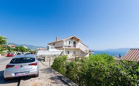 Apartments And Room Drazen
